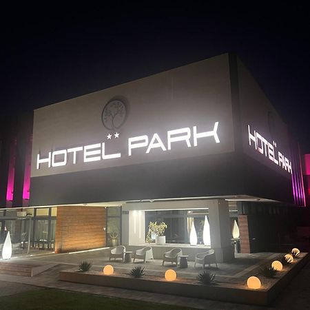 Hotel Park Opoczno Eksteriør billede
