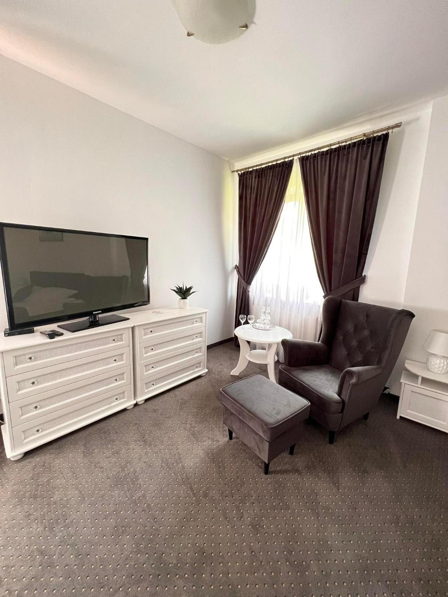 Hotel Park Opoczno Eksteriør billede