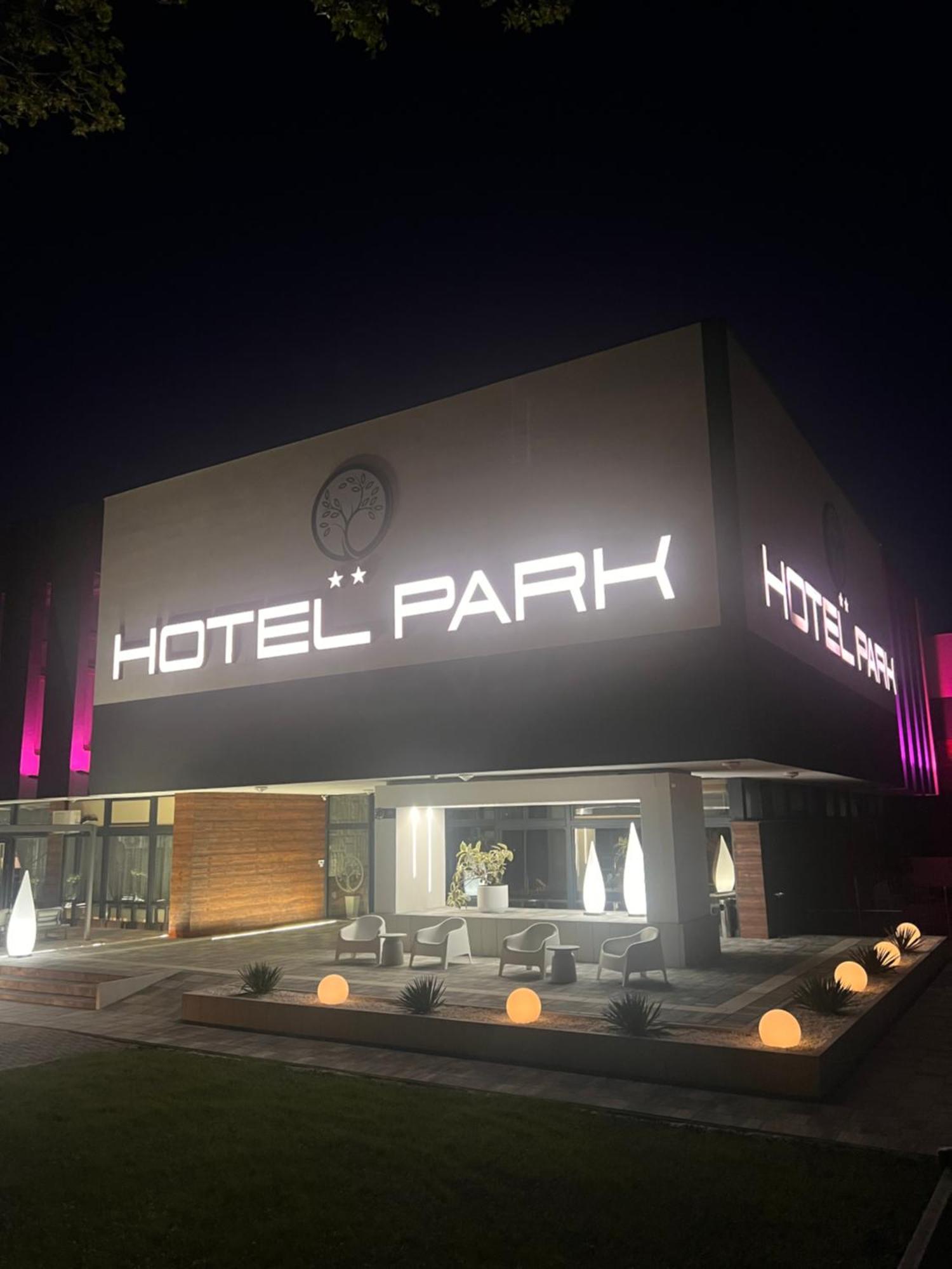 Hotel Park Opoczno Eksteriør billede